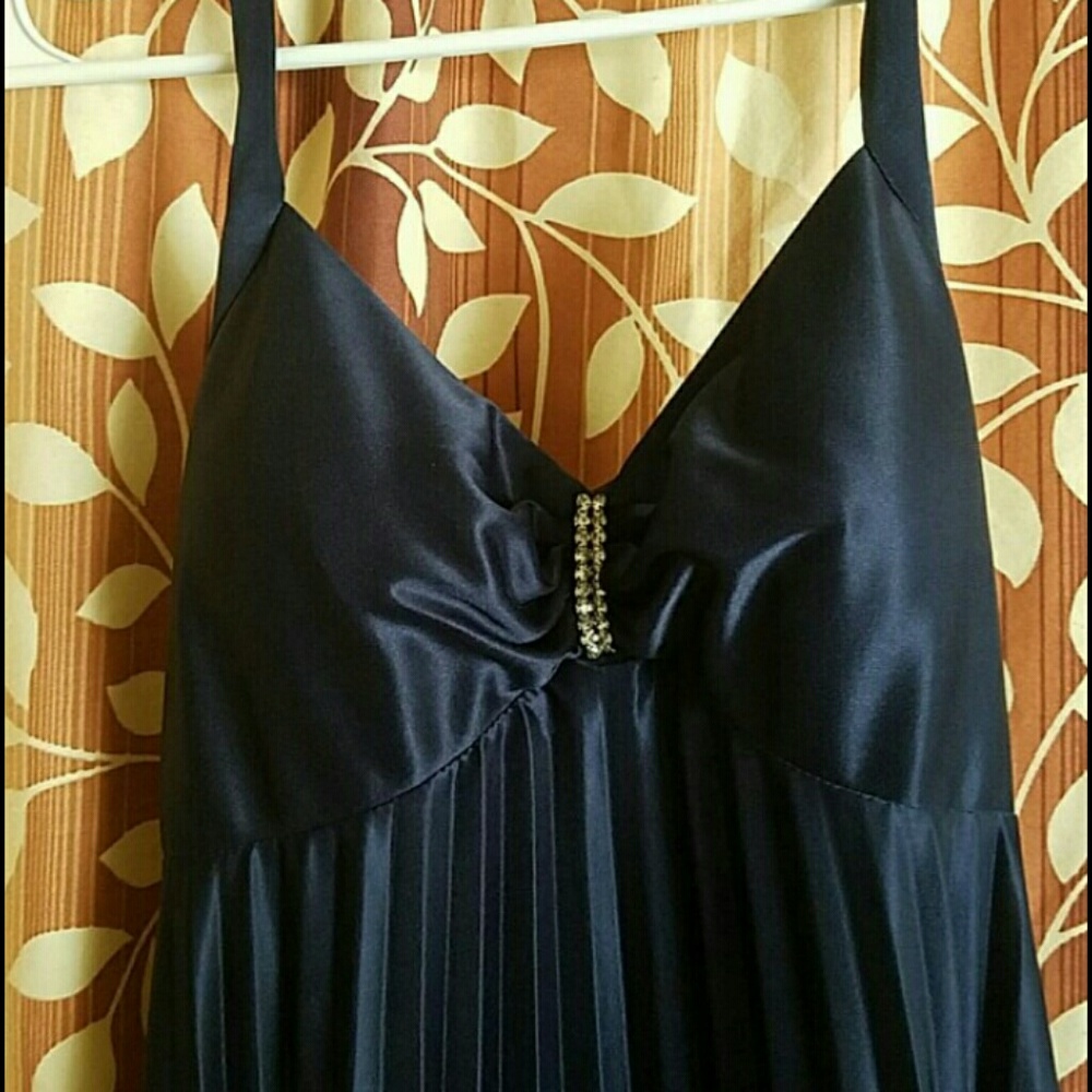 Linda Bernell gown.
